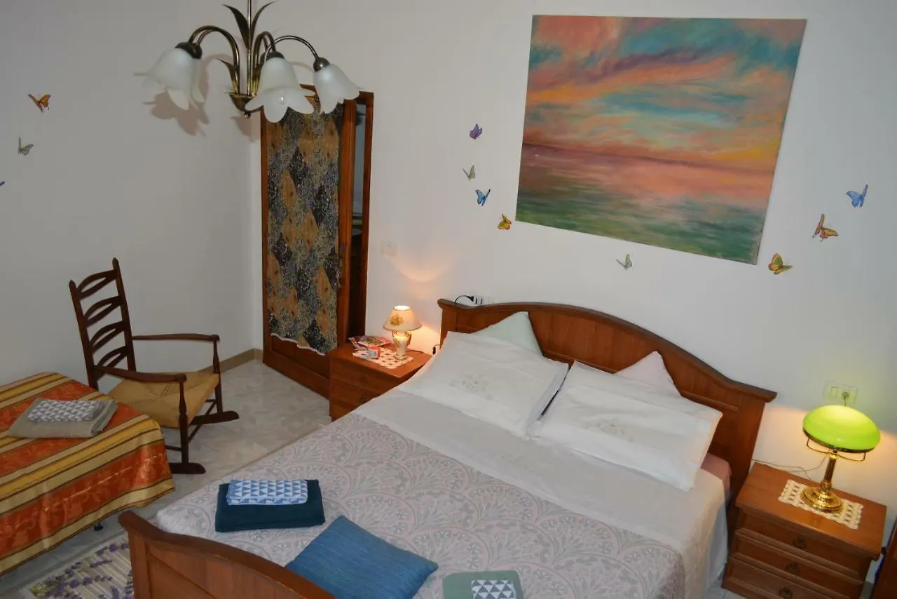 Homestay Butterfly Room Florence