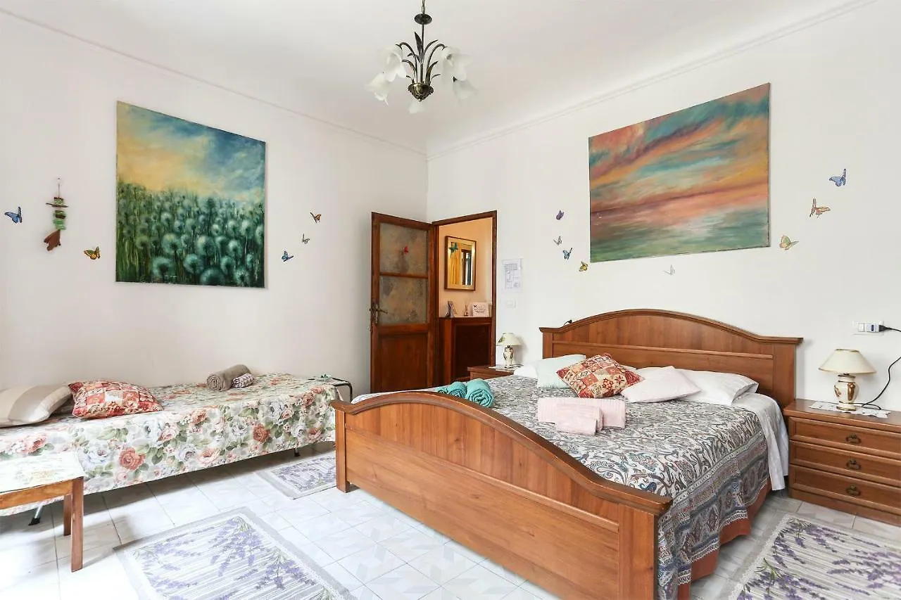 Homestay Butterfly Room Florence Italy